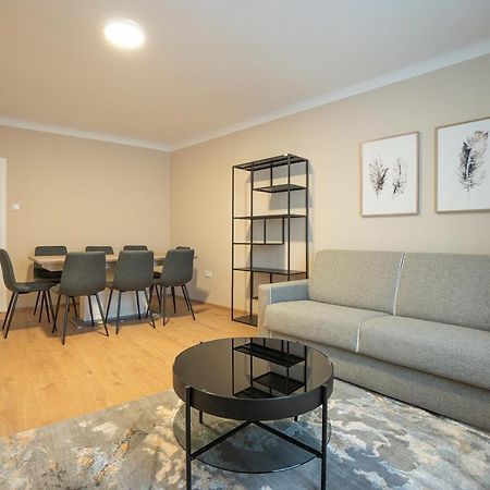 A 2-Bedroom Apartment With A King-Size Bed And A Balcony Is Located Just A 15-Minute Walk From Stephansplatz. Wien Exterior foto